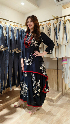 Old-Ignore-Black Dhoti Skirt Dress With Neckpiece - view 3