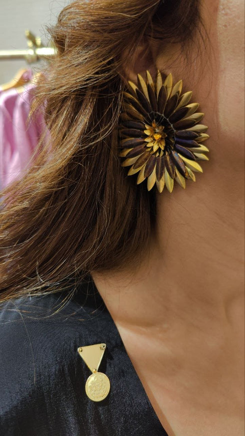 Golden Daisy Stud Earrings