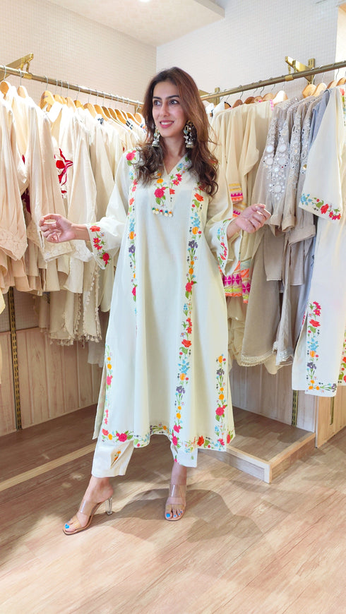 Flower Off White Kurta Set