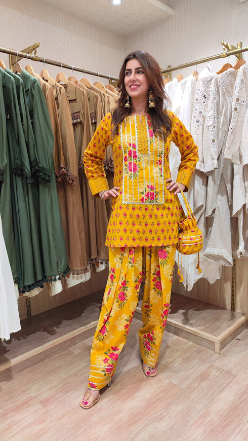 Yellow Jaipuri Farshi Set with Potli