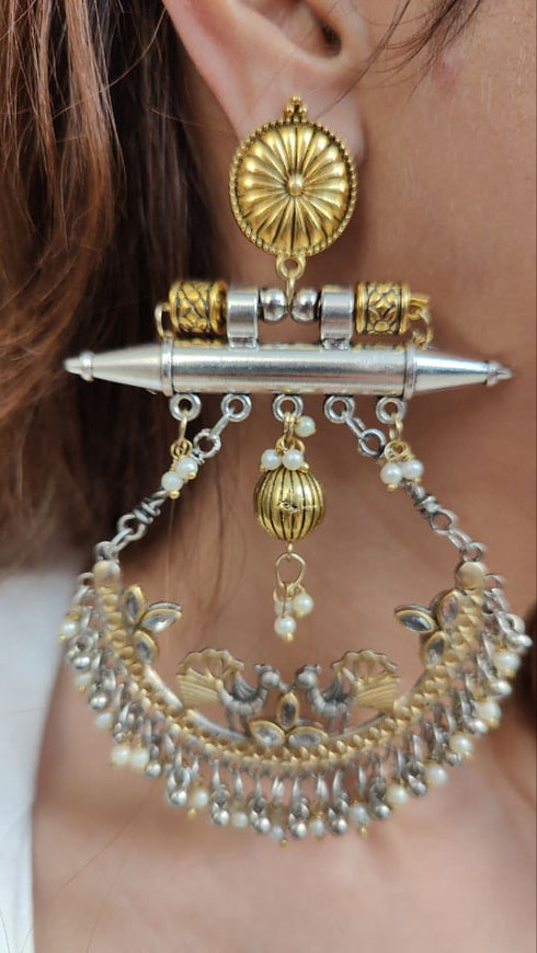 Dual Tone Peacock Pearl Earring