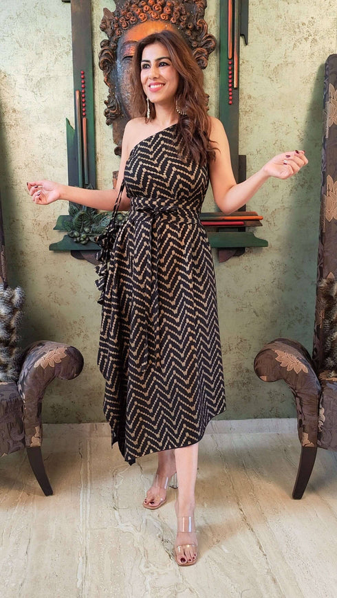 Gold Black One Sided Kaftan With Belt