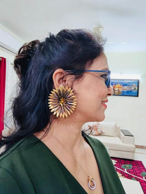 Golden Daisy Stud Earrings