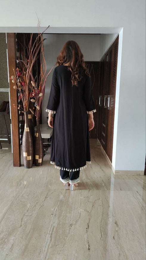 Grand Yoke Black Kurta Set