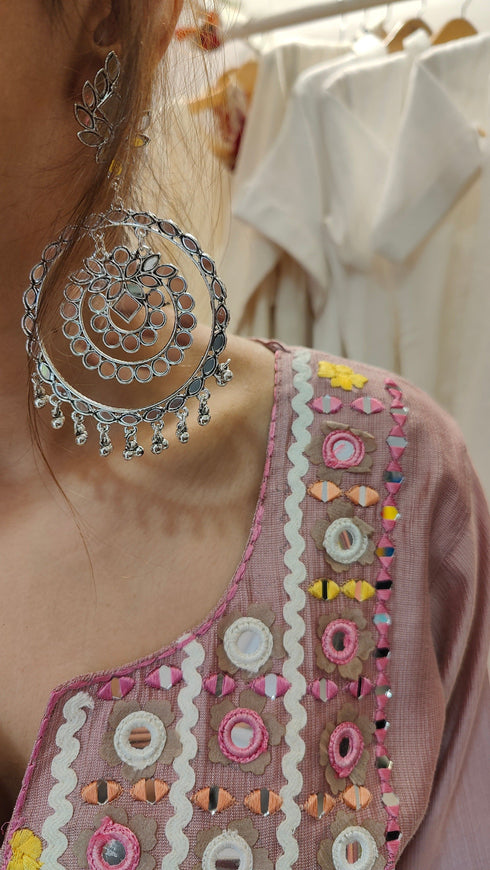 Pastel Pink Mirror Embroidered Kurta Set with Lace Detailing