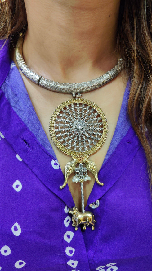 Dual Tone Cow Pendant Statement Choker Set