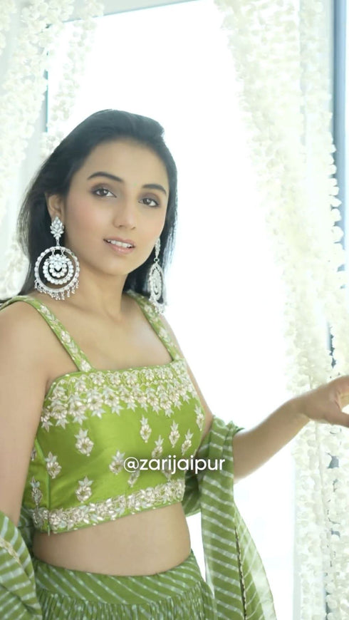 (@MasoomMinawala) Chandbali DC Statement Earrings