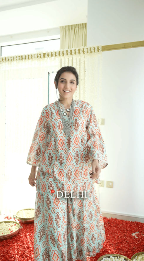 (@MasoomMinawala) Statement DC Necklace