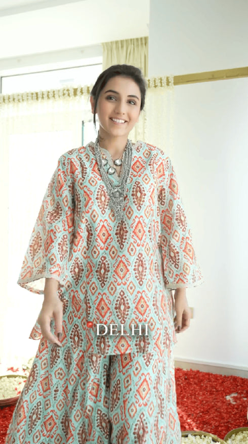 (@MasoomMinawala) Statement DC Necklace