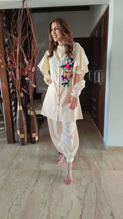 Off white Ruffle Cut Sleeves Horse Embroidery