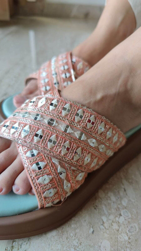 Pastel Green and Pink Criss Cross Slider