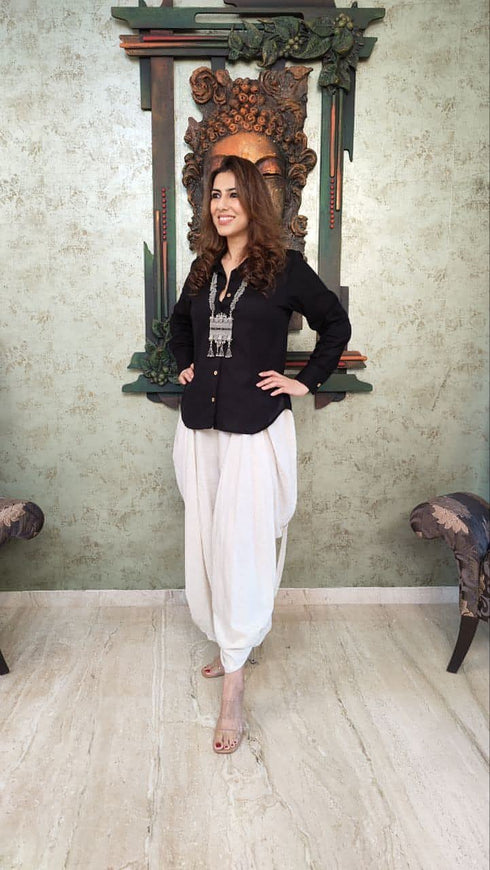 Sarvagun Sampann Off White Dhoti Pant Set