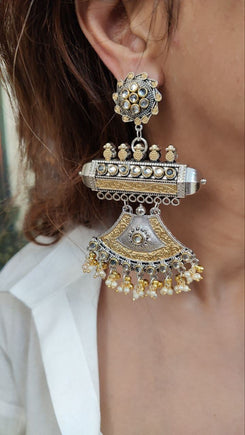 Dual Tone Kundan Pearl Earing - view 2