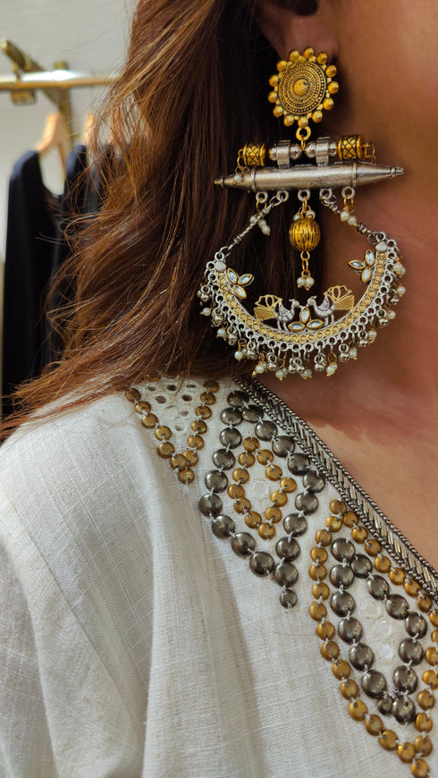 Dual Tone Peacock Pearl Earring - view 2