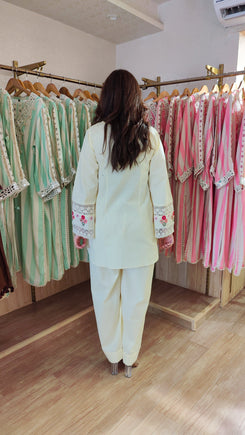Floral Cream Embroidered Kurta Set - view 7