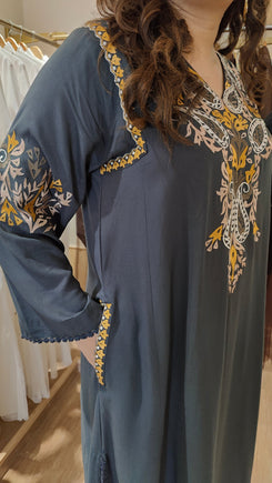 Grey Kashmiri Paisley Embroidered Kurta Pant Set - view 6