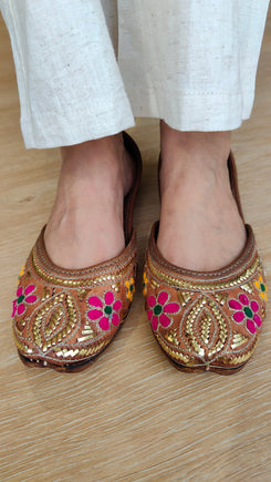 Handcrafted Gold Mukaish & Floral Thread Work Juttis - view 3