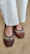 Handcrafted Tan Leather Original Zari Juttis - view 4