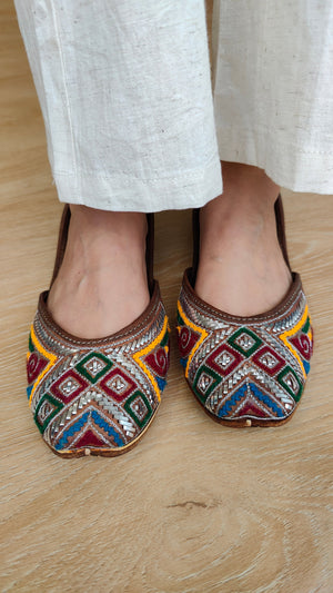 Multi-Color Geometric Thread & Silver Mukaish Pure Leather Juttis