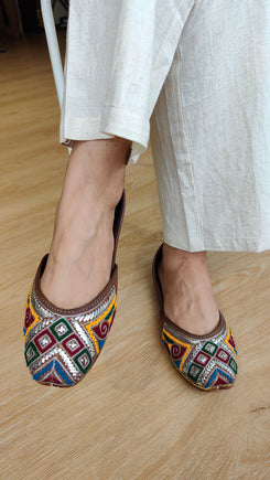 Multi-Color Geometric Thread & Silver Mukaish Pure Leather Juttis - view 3