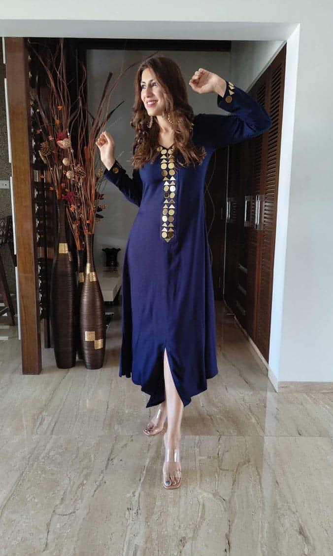 Dark blue and gold dress best sale