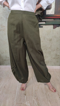 Olive Green Drape Pants With White Puffed Sleeves Shirt - view 9
