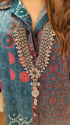 Oxidized Flower Necklace Set - view 3