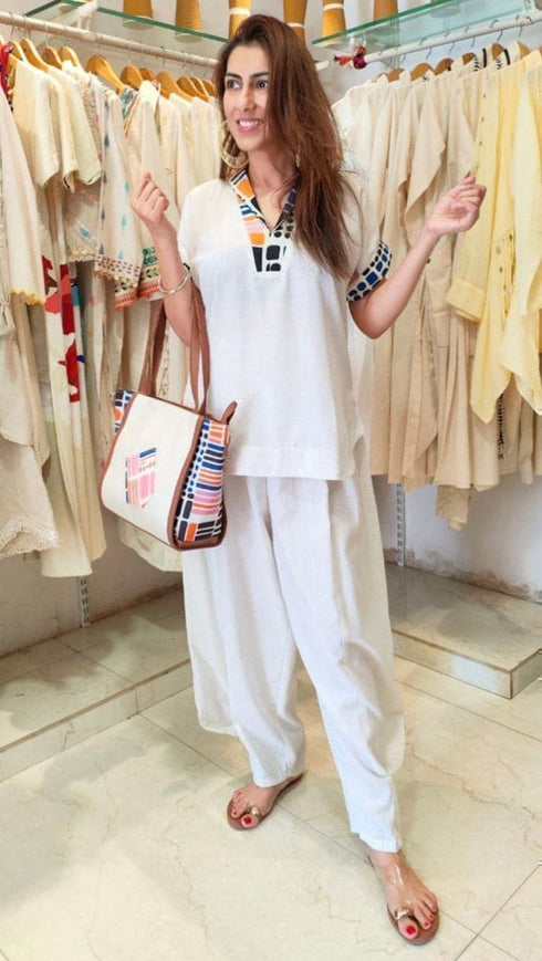 (DivyankaTripathi) Three Piece Off-White Drape Pant Set with Handbag
