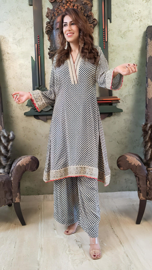Checks Black Kurta Pant Set