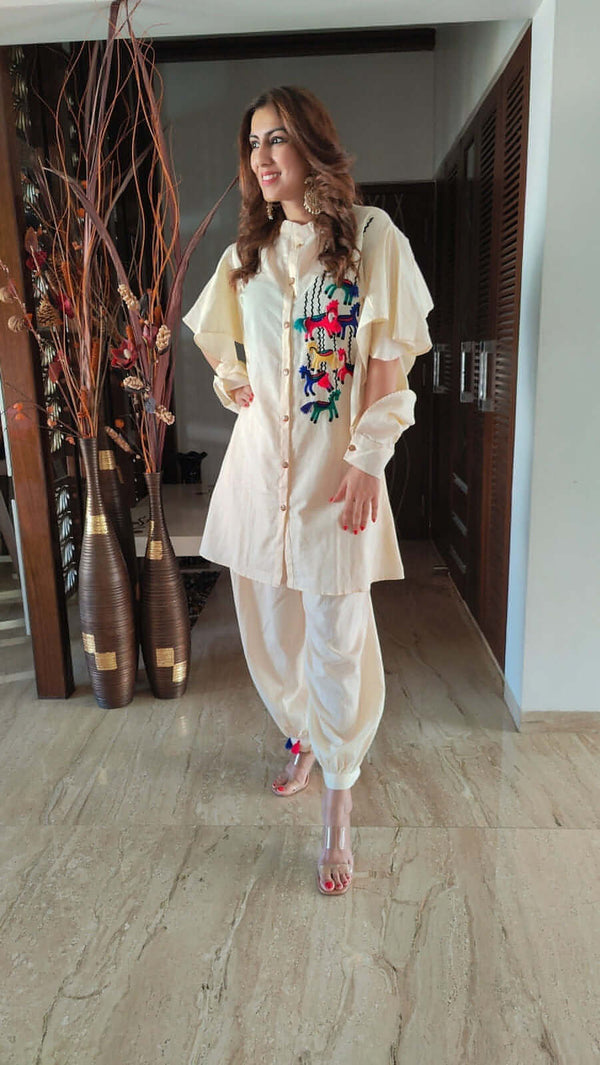 Off white Ruffle Cut Sleeves Horse Embroidery